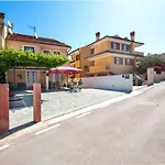 Istra Appartement *